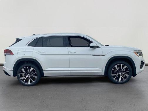 2025 Volkswagen Atlas Cross Sport 2.0T SEL Premium R-Line