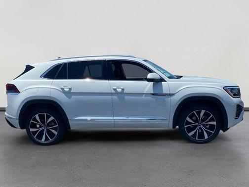 2025 Volkswagen Atlas Cross Sport 2.0T SEL Premium R-Line