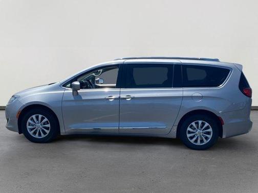 2018 Chrysler Pacifica Touring-L