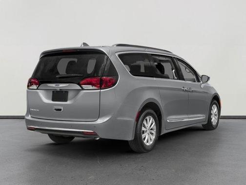 2018 Chrysler Pacifica Touring-L