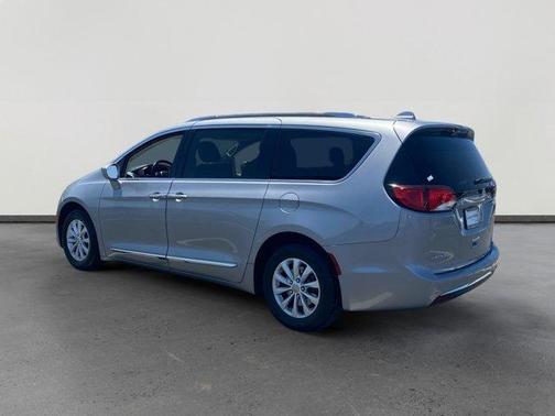 2018 Chrysler Pacifica Touring-L