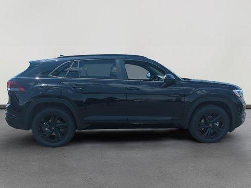 2025 Volkswagen Atlas Cross Sport 2.0T SEL R-Line Black