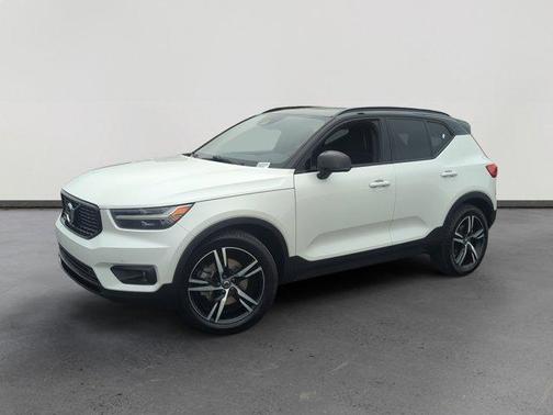 2021 Volvo XC40 T5 R-Design