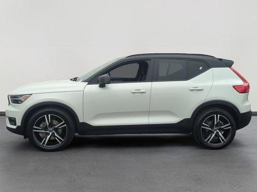 2021 Volvo XC40 T5 R-Design