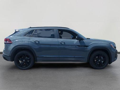 2026 Volkswagen Atlas Cross Sport 2.0T SEL R-Line Black