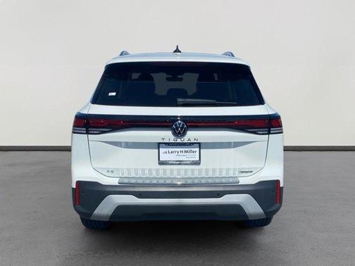 2025 Volkswagen Tiguan 2.0T SE