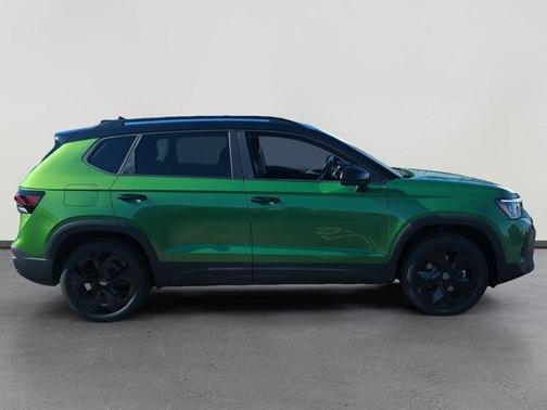 2026 Volkswagen Taos 1.5T SE Black