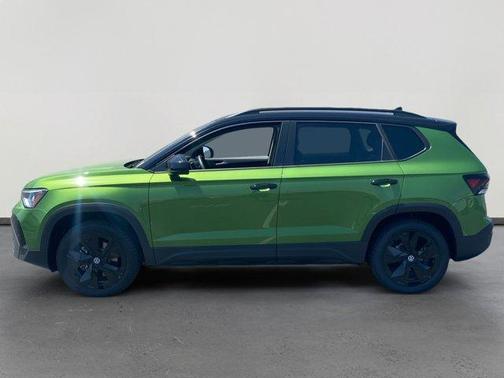 2025 Volkswagen Taos 1.5T SE Black