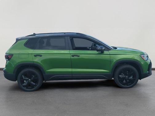 2025 Volkswagen Taos 1.5T SE Black