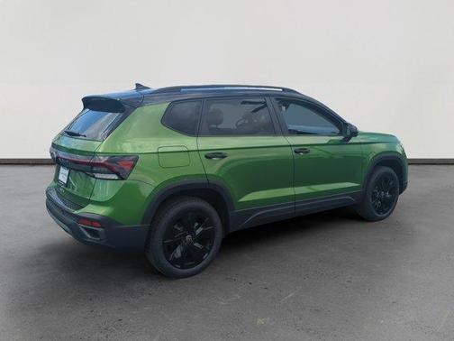 2025 Volkswagen Taos 1.5T SE Black