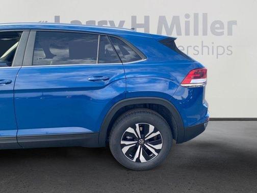 2025 Volkswagen Atlas Cross Sport 2.0T SE
