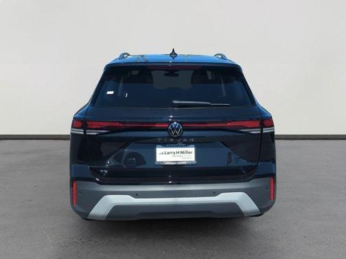 2025 Volkswagen Tiguan 2.0T SE