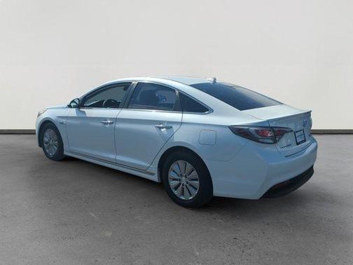 2017 Hyundai SONATA Hybrid SE