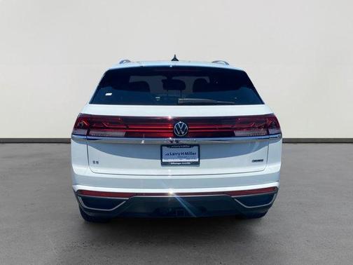 2025 Volkswagen Atlas Cross Sport 2.0T SE w/Technology