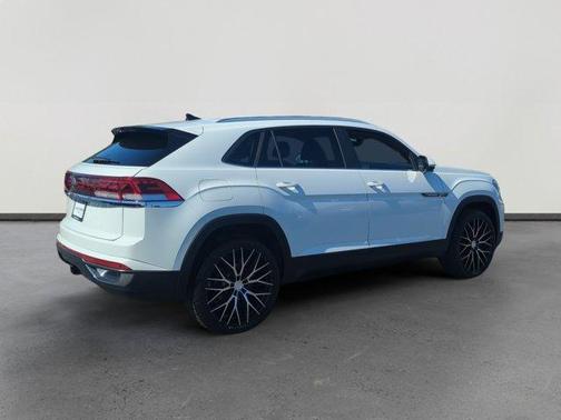 2025 Volkswagen Atlas Cross Sport 2.0T SE w/Technology