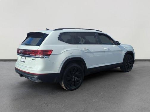 2025 Volkswagen Atlas 2.0T SE