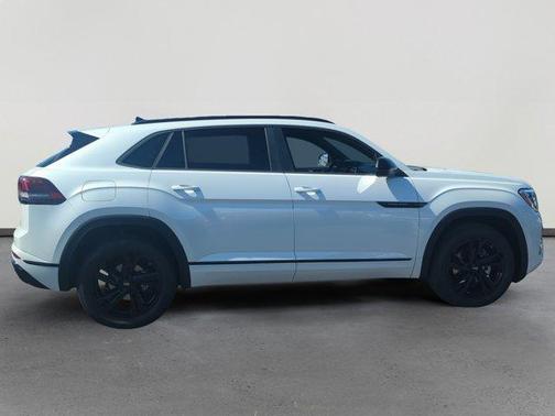 2026 Volkswagen Atlas Cross Sport 2.0T SEL R-Line Black