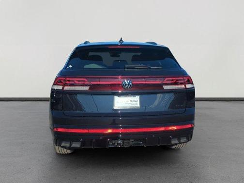 2026 Volkswagen Atlas Cross Sport 2.0T SEL R-Line Black