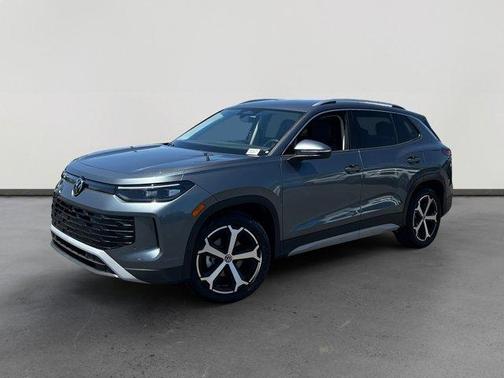 Platinum Gray Metallic 2026 Volkswagen Tiguan 2.0T SE