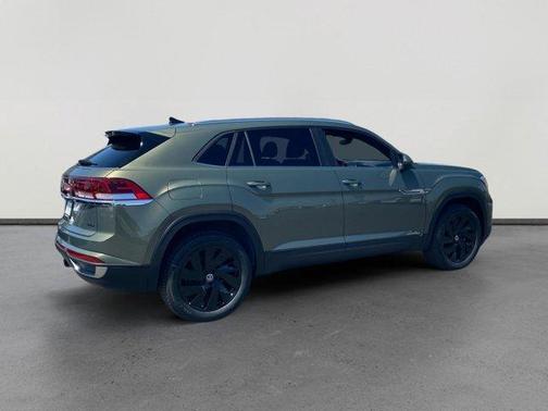 2025 Volkswagen Atlas Cross Sport 2.0T SE w/Technology