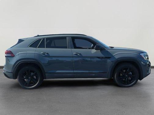 2026 Volkswagen Atlas Cross Sport 2.0T SEL R-Line Black