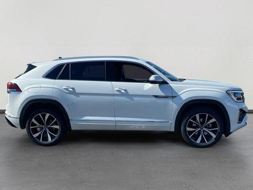 2025 Volkswagen Atlas Cross Sport 2.0T SEL Premium R-Line