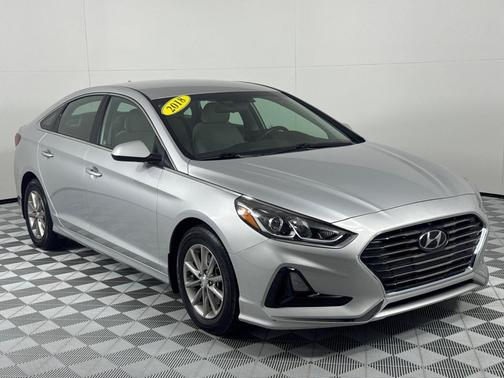 2018 Hyundai SONATA SE