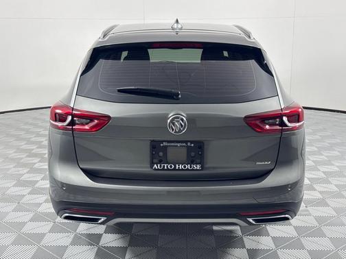 2018 Buick Regal TourX Essence