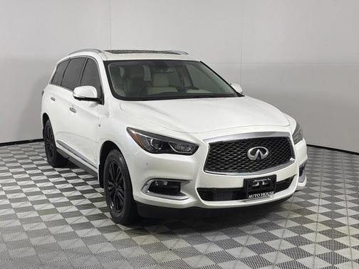 White 2018 INFINITI QX60 Base