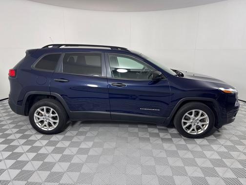 2016 Jeep Cherokee Sport