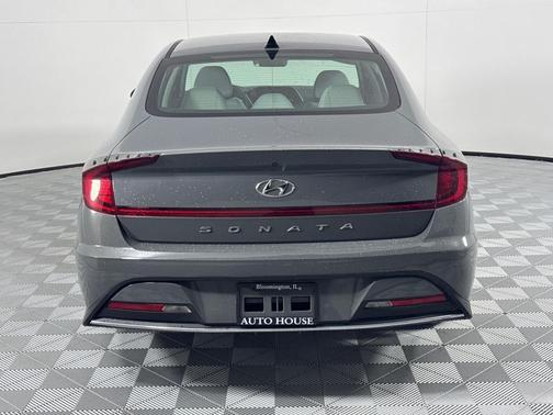 2022 Hyundai SONATA SE