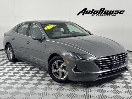2022 Hyundai SONATA SE
