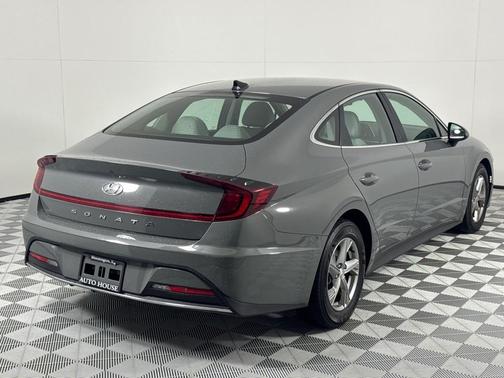 2022 Hyundai SONATA SE