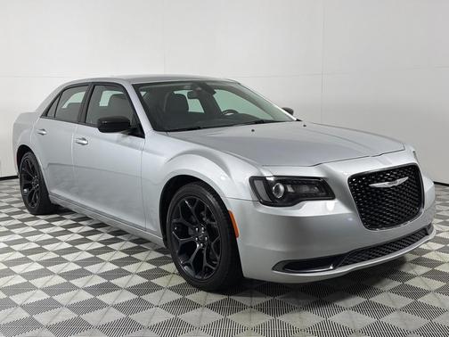 2019 Chrysler 300 Touring