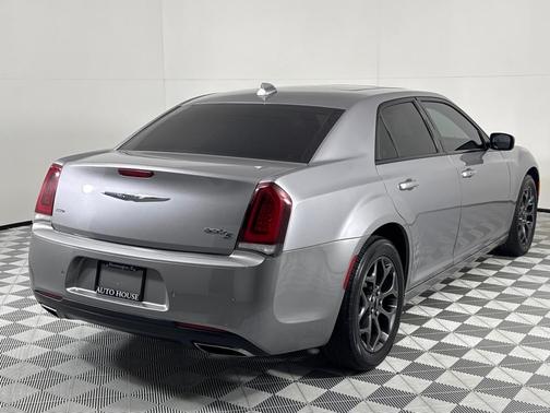 2018 Chrysler 300 S