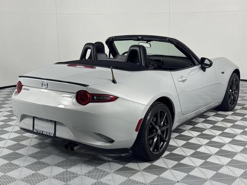 2017 Mazda MX-5 Miata Sport