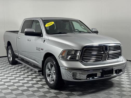 2016 RAM 1500 SLT