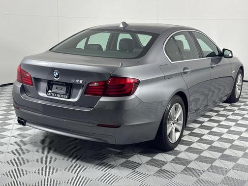 2011 BMW 528 i