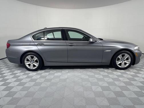 2011 BMW 528 i