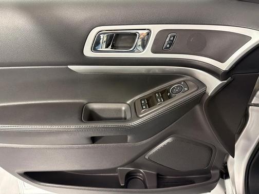 Silver 2014 Ford Explorer XLT