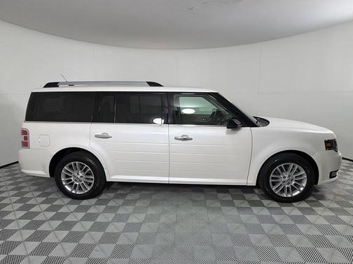 White 2019 Ford Flex SEL