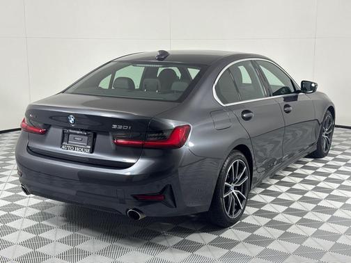 2019 BMW 330 i xDrive