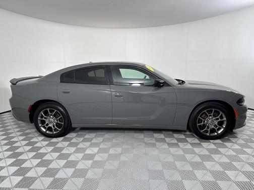 2017 Dodge Charger SE
