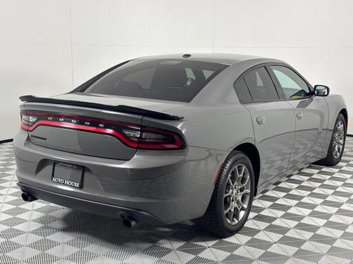 2017 Dodge Charger SE