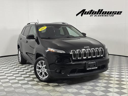 Black 2017 Jeep Cherokee Latitude