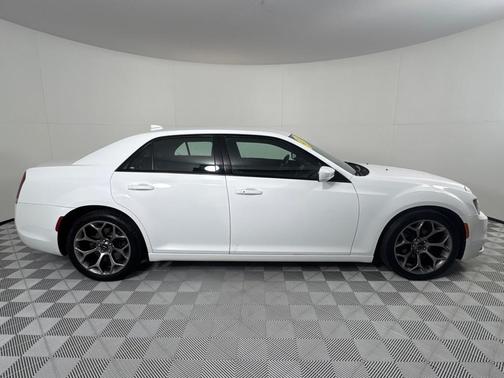 2018 Chrysler 300 S
