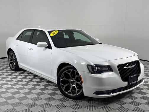 2018 Chrysler 300 S