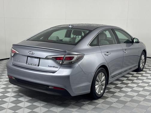 2016 Hyundai SONATA Hybrid SE