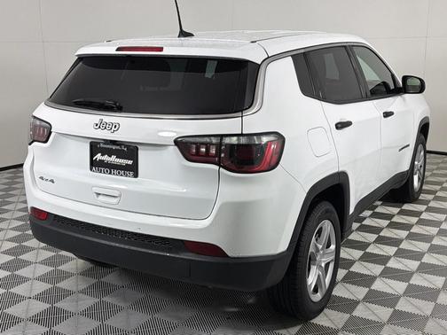 White 2023 Jeep Compass Sport
