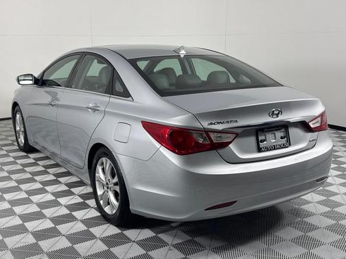 2011 Hyundai SONATA Limited